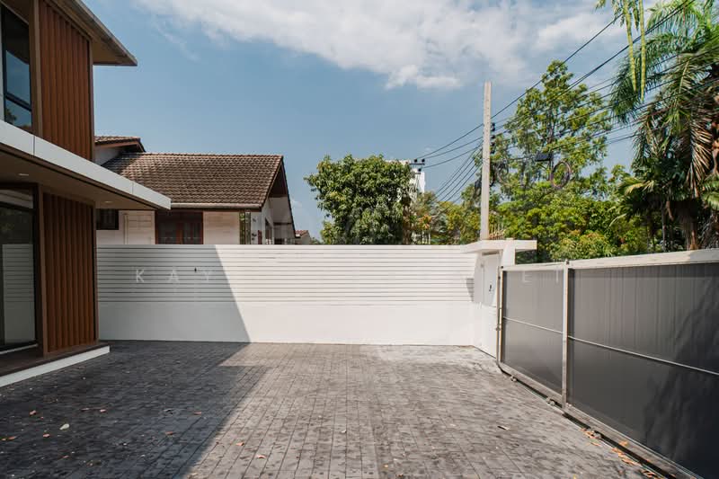 House in Phra Khanong, Bangkok, Khlong Tan Nua, Watthana, Bangkok, 4 Bedrooms, 401 sqm, Single Detached House For Sale, by Kay Tippayanet, 500209333 - DDproperty.com