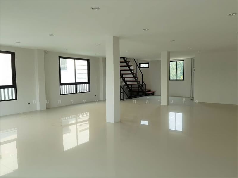 Commercial building Sukhumvit50, Bangkok, Phra Kanong, Khlong Toei, Bangkok, 4 Bedrooms, 350 sqm, Townhouse For Rent, by Kanokwan Klakhaeng, 500209365 - DDproperty.com