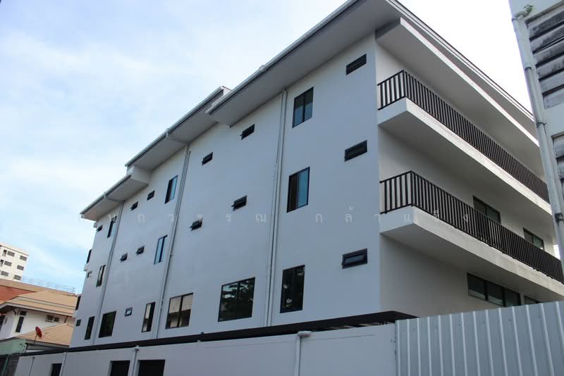 Commercial building Sukhumvit50, Bangkok, Phra Kanong, Khlong Toei, Bangkok, 4 Bedrooms, 350 sqm, Townhouse For Rent, by Kanokwan Klakhaeng, 500209365 - DDproperty.com