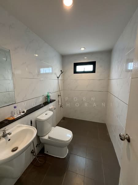 ขายบ้านเดี่ยว หมู่บ้าน มัณฑิตาดีไลท์ นครปฐม, Nakhon Pathom, Phrong Ma Dua, Muang Nakhon Pathom, Nakhon Pathom, 3 Bedrooms, 278 sqm, Single Detached House For Sale, by Apaporn Muanthorani, 500209374 - DDproperty.com