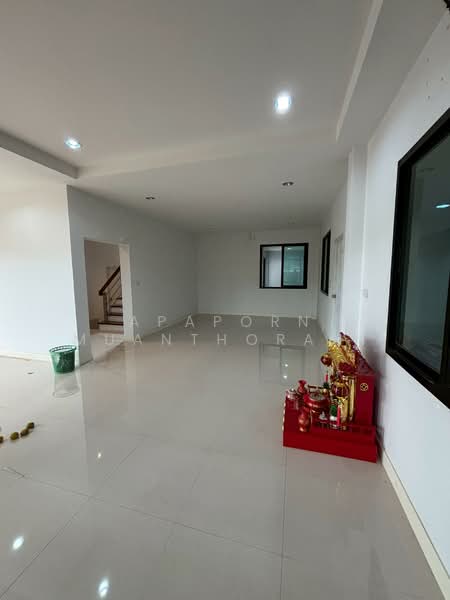 ขายบ้านเดี่ยว หมู่บ้าน มัณฑิตาดีไลท์ นครปฐม ราคาถูกที่สุดในหมู่บ้าน, นครปฐม, โพรงมะเดื่อ, เมืองนครปฐม, นครปฐม, 278 ตร.ม., บ้านเดี่ยว ขาย, โดย Apaporn Muanthorani, 500209374 - DDproperty.com