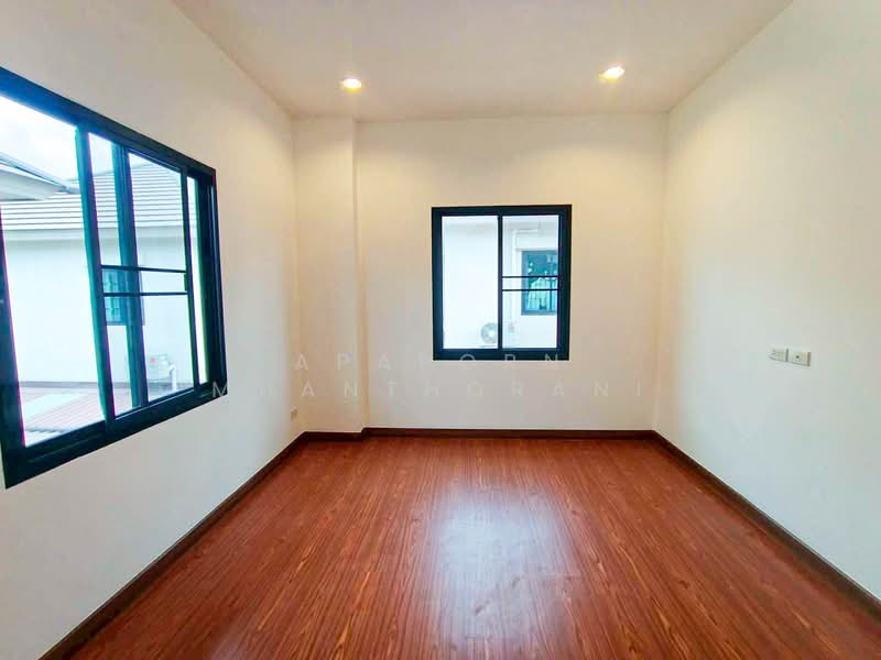 🏠ขายบ้านเดี่ยว หมู่บ้าน มัณฑิตาดีไลท์ นครปฐม ราคาถูกที่สุดในหมู่บ้านคุ้มมาก ✨🎉, Nakhon Pathom, Phrong Ma Dua, Muang Nakhon Pathom, Nakhon Pathom, 3 Bedrooms, 278 sqm, Single Detached House For Sale, by Apaporn Muanthorani, 500209374 - DDproperty.com