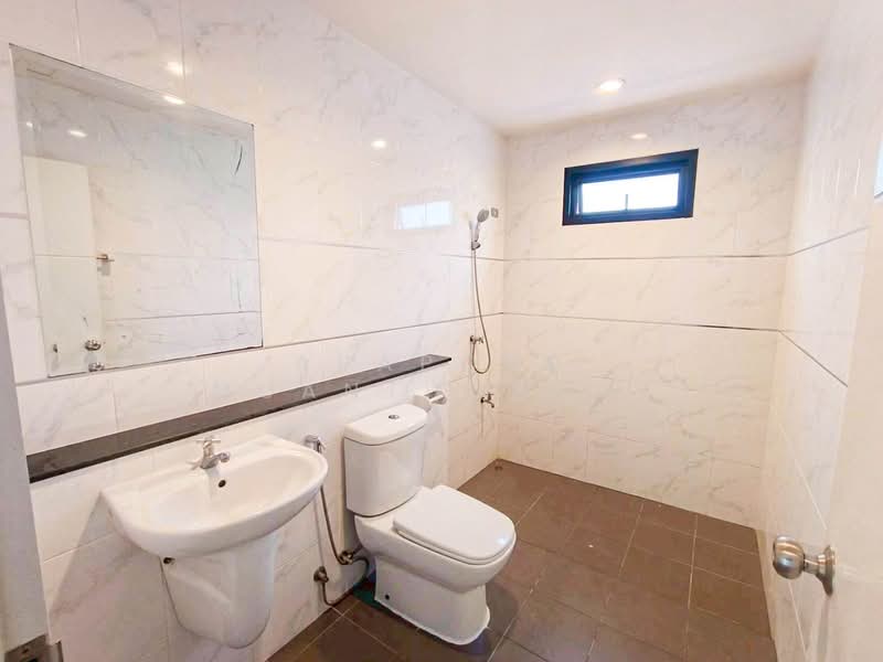 🏠ขายบ้านเดี่ยว หมู่บ้าน มัณฑิตาดีไลท์ นครปฐม ราคาถูกที่สุดในหมู่บ้านคุ้มมาก ✨🎉, Nakhon Pathom, Phrong Ma Dua, Muang Nakhon Pathom, Nakhon Pathom, 3 Bedrooms, 278 sqm, Single Detached House For Sale, by Apaporn Muanthorani, 500209374 - DDproperty.com