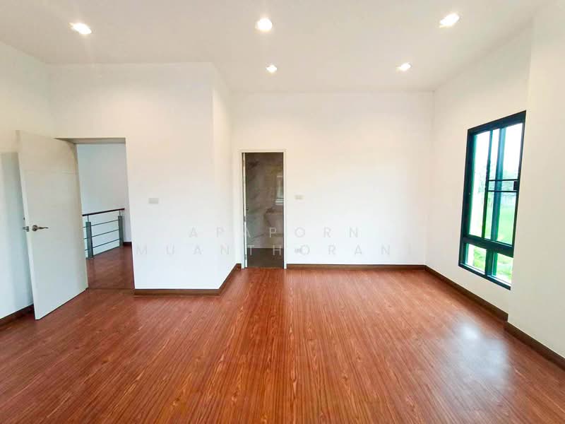 🏠ขายบ้านเดี่ยว หมู่บ้าน มัณฑิตาดีไลท์ นครปฐม ราคาถูกที่สุดในหมู่บ้านคุ้มมาก ✨🎉, Nakhon Pathom, Phrong Ma Dua, Muang Nakhon Pathom, Nakhon Pathom, 3 Bedrooms, 278 sqm, Single Detached House For Sale, by Apaporn Muanthorani, 500209374 - DDproperty.com