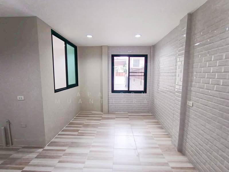 ขาย - 🏠ขายบ้านเดี่ยว หมู่บ้าน มัณฑิตาดีไลท์ นครปฐม ราคาถูกที่สุดในหมู่บ้านคุ้มมาก ✨🎉, นครปฐม