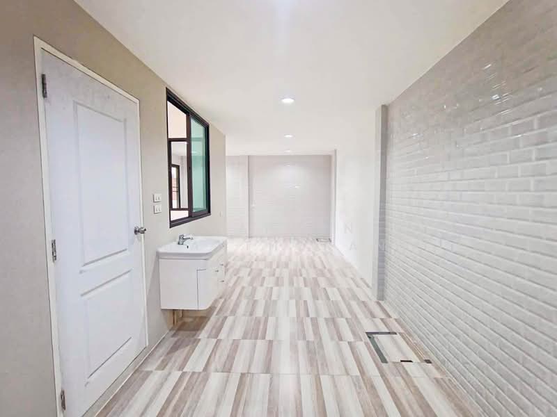 🏠ขายบ้านเดี่ยว หมู่บ้าน มัณฑิตาดีไลท์ นครปฐม ราคาถูกที่สุดในหมู่บ้านคุ้มมาก ✨🎉, Nakhon Pathom, Phrong Ma Dua, Muang Nakhon Pathom, Nakhon Pathom, 3 Bedrooms, 278 sqm, Single Detached House For Sale, by Apaporn Muanthorani, 500209374 - DDproperty.com