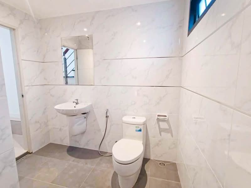 🏠ขายบ้านเดี่ยว หมู่บ้าน มัณฑิตาดีไลท์ นครปฐม ราคาถูกที่สุดในหมู่บ้านคุ้มมาก ✨🎉, Nakhon Pathom, Phrong Ma Dua, Muang Nakhon Pathom, Nakhon Pathom, 3 Bedrooms, 278 sqm, Single Detached House For Sale, by Apaporn Muanthorani, 500209374 - DDproperty.com