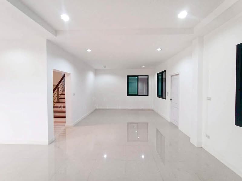 🏠ขายบ้านเดี่ยว หมู่บ้าน มัณฑิตาดีไลท์ นครปฐม ราคาถูกที่สุดในหมู่บ้านคุ้มมาก ✨🎉, Nakhon Pathom, Phrong Ma Dua, Muang Nakhon Pathom, Nakhon Pathom, 3 Bedrooms, 278 sqm, Single Detached House For Sale, by Apaporn Muanthorani, 500209374 - DDproperty.com