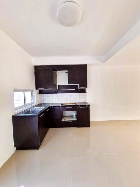 ขายบ้านอารียา เดอะคัลเลอร์ ไทรน้อย สวย ครบ คุ้ม ในที่เดียว บ้านหลังแรกที่เป็นไปได้!, Nonthaburi, Sai Noi, Sai Noi, Nonthaburi, 3 Bedrooms, 177 sqm, Townhouse For Sale, by Apaporn Muanthorani, 500209391 - DDproperty.com