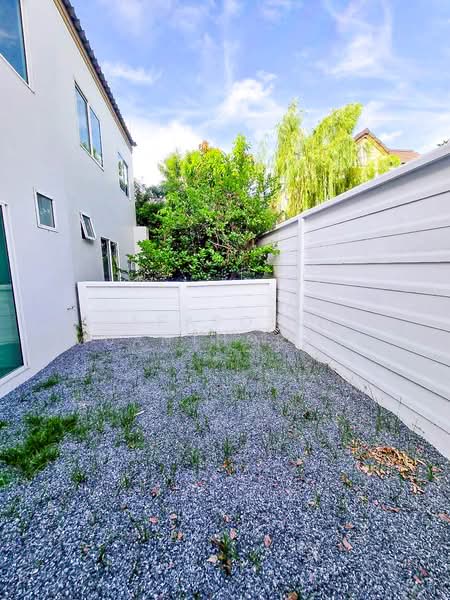 ✨ บ้านเดี่ยว 2 ชั้น ทำเลดี ใกล้รถไฟฟ้าสถานีคลองบางไผ่ พร้อมสิ่งอำนวยความสะดวกครบครัน เหมาะครอบครัว, Nonthaburi, Sai Noi, Sai Noi, Nonthaburi, 3 Bedrooms, 177 sqm, Townhouse For Sale, by Apaporn Muanthorani, 500209391 - DDproperty.com