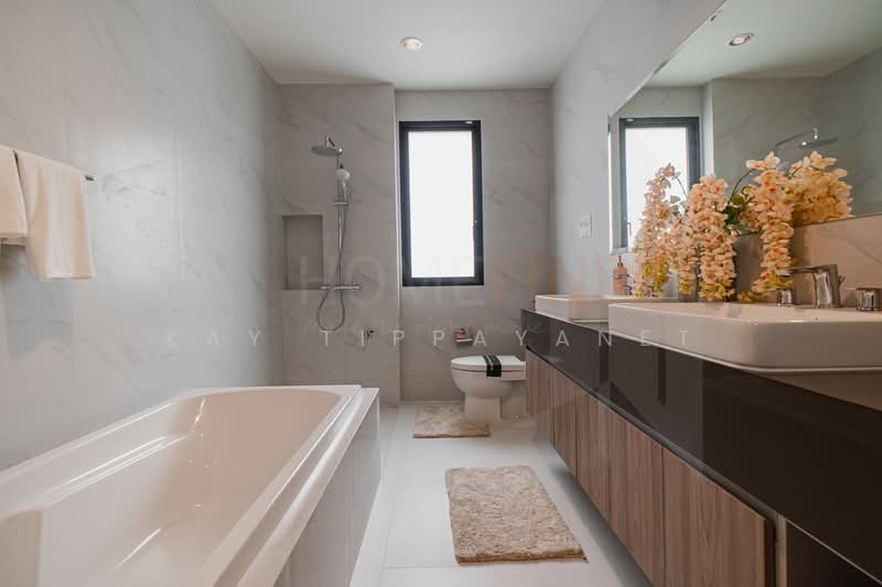 AVIAN Srinakarin-Krungthepkreetha, Bangkok, Srinagarindra - Rom Klao Rd, Saphan Sung, Saphan Sung, Bangkok, 4 Bedrooms, 296 sqm, Townhouse For Sale, by Kay Tippayanet, 500209410 - DDproperty.com