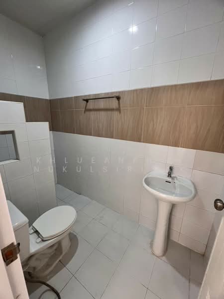 Baan Monthon 8, Bangkok, Along the Thawi Watthana canal Lak Song, Lak Song, Bang Khae, Bangkok, 4 Bedrooms, 90 sqm, Townhouse For Sale, by Khlueanphon Nukulsirisak, 500209754 - DDproperty.com