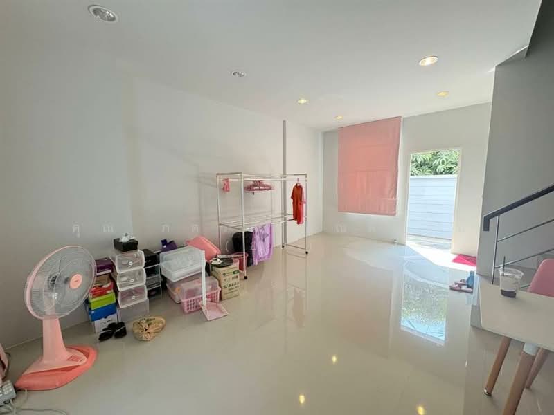 Wayra Biznet Romklao-Suvarnabhumi, Bangkok, 18-1 Romklao Road, Khlong Sam Prawet, Lat Krabang, Bangkok, 3 Bedrooms, 150 sqm, Townhouse For Sale, by คุณ ภควัต อุณหรัตน์ (อ้น), 500209890 - DDproperty.com