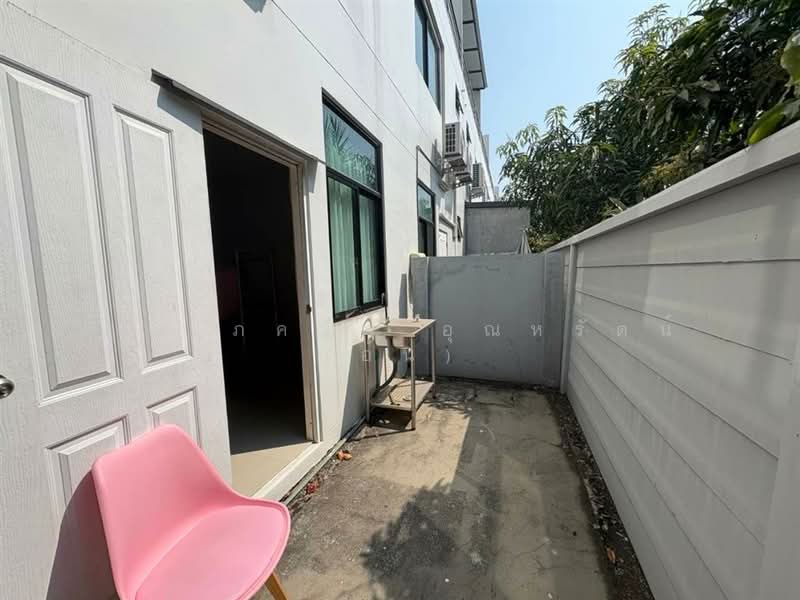 Wayra Biznet Romklao-Suvarnabhumi, Bangkok, 18-1 Romklao Road, Khlong Sam Prawet, Lat Krabang, Bangkok, 3 Bedrooms, 150 sqm, Townhouse For Sale, by คุณ ภควัต อุณหรัตน์ (อ้น), 500209890 - DDproperty.com