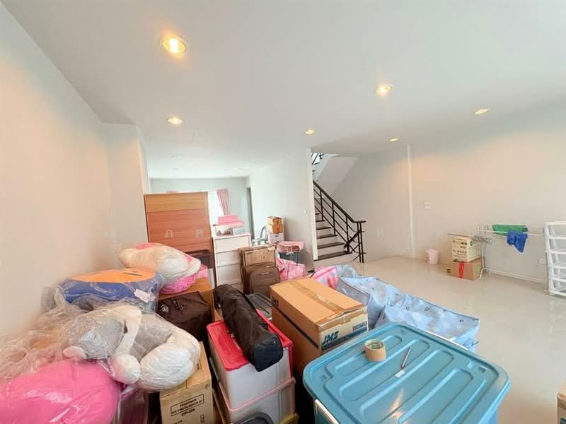 Wayra Biznet Romklao-Suvarnabhumi : เวร่า บิสเน็ท ร่มเกล้า-สุวรรณภูมิ, กรุงเทพ, 18-1 ถนนร่มเกล้า, คลองสามประเวศ, ลาดกระบัง, กรุงเทพ, 150 ตร.ม., ทาวน์เฮ้าส์ ขาย, โดย คุณ ภควัต อุณหรัตน์ (อ้น), 500209890 - DDproperty.com