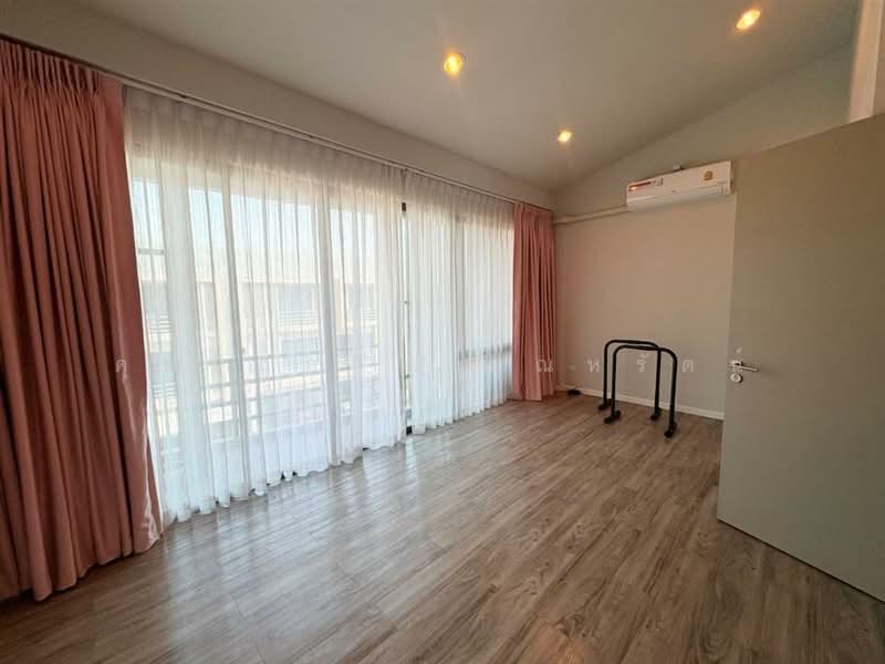 Wayra Biznet Romklao-Suvarnabhumi, Bangkok, 18-1 Romklao Road, Khlong Sam Prawet, Lat Krabang, Bangkok, 3 Bedrooms, 150 sqm, Townhouse For Sale, by คุณ ภควัต อุณหรัตน์ (อ้น), 500209890 - DDproperty.com