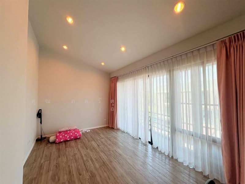 Wayra Biznet Romklao-Suvarnabhumi, Bangkok, 18-1 Romklao Road, Khlong Sam Prawet, Lat Krabang, Bangkok, 3 Bedrooms, 150 sqm, Townhouse For Sale, by คุณ ภควัต อุณหรัตน์ (อ้น), 500209890 - DDproperty.com