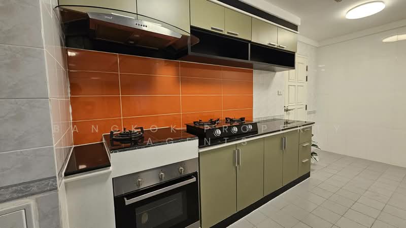 Fifty Fifth Tower, Bangkok, 84 Soi Sukhumvit 55, Sukhumvit Road, Khlong Tan Nua, Watthana, Bangkok, 3 Bedrooms, 275 sqm, Condo For Rent, by BANGKOK PROPERTY AGENTS, 500209910 - DDproperty.com