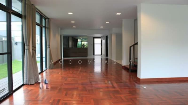 Modern Pool Villa with Garden, Bright Living Space in Sukhumvit, Bangkok, Khlong Tan Nua, Watthana, Bangkok, 4 Bedrooms, 350 sqm, Single Detached House For Rent, by Accom Asia, 500209920 - DDproperty.com