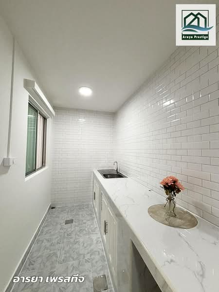 Baan Pruksa 86/2 Ladkrabang-Suvarnabhumi, Samut Prakan, Soi Ladkrabang 54, Ladkrabang Road, Srisa Chorakhe Noi, Bang Sao Thong, Samut Prakan, 3 Bedrooms, 86 sqm, Townhouse For Sale, by วิสุทธินี เฉลิมสินสุวรรณ, 500209968 - DDproperty.com