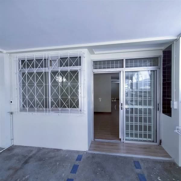 ทาวน์เฮ้าส์ 2 ชั้น 23 ตร.ว. หมู่บ้านเมือง เพชรวิลล่า2 ซอยแก้วเงินทอง39, Bangkok, Khlong Chak Phra, Taling Chan, Bangkok, 3 Bedrooms, 120 sqm, Townhouse For Sale, by คุณ วรรณรัช บุญสวัสดิ์ (วิน), 500209975 - DDproperty.com