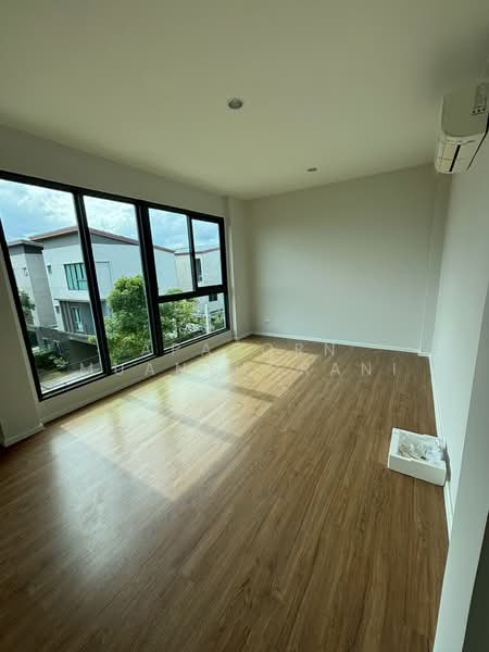 ขาย บ้านกลางเมือง The Edition สุขสวัสดิ์-พระราม3 ราคาถูกที่สุดในหมู่บ้าน, Bangkok, Thung Khru, Thung Khru, Bangkok, 4 Bedrooms, 220 sqm, Semi-Detached House (Twin House) For Sale, by Apaporn Muanthorani, 500210040 - DDproperty.com