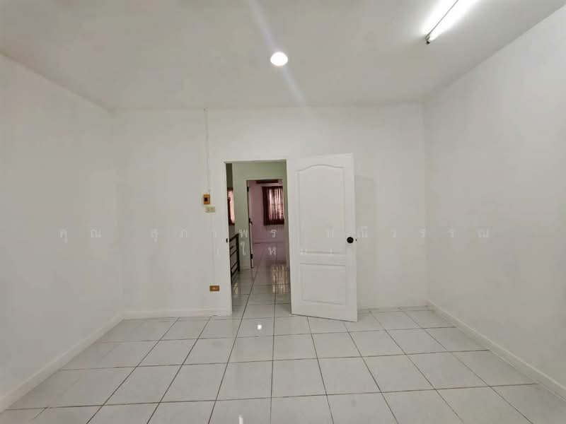 Muang Ramintra, Bangkok, Sam Wa Tawan Tok, Khlong Sam Wa, Bangkok, 3 Bedrooms, 100 sqm, Townhouse For Sale, by คุณ สุภาพร มณีวรรณ (ใหม่), 500210043 - DDproperty.com