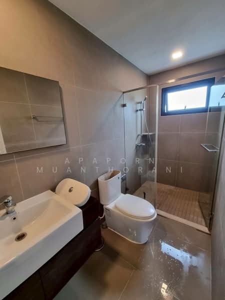 ขายทาวน์โฮม อาร์เด้น พัฒนาการ 20 เงียบสงบใจกลางเมือง, Bangkok, Suan Luang, Suan Luang, Bangkok, 3 Bedrooms, 185 sqm, Townhouse For Sale, by Apaporn Muanthorani, 500210070 - DDproperty.com