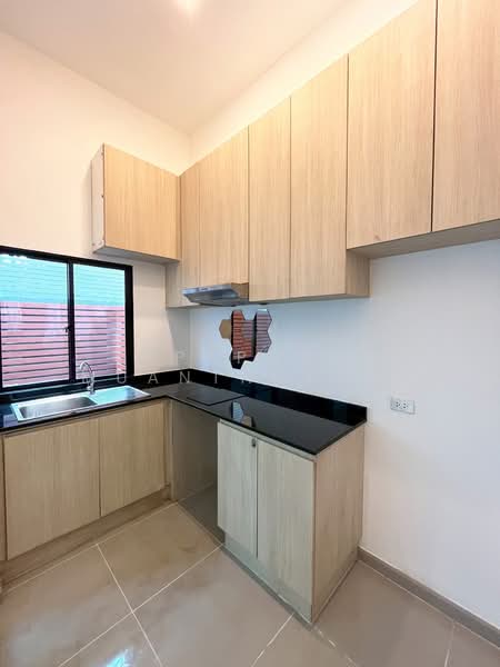 For Sale - 🏡บ้านหรูพร้อมอยู่ Arden พัฒนาการ Townhome เงียบสงบใจกลางเมือง 10 นาที ถึงทองหล่อ, Bangkok