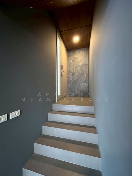 ขายทาวน์โฮม3ชั้น หมู่บ้าน Arden พัฒนาการ20 เงียบสงบใจกลางเมือง 10 นาที ถึงทองหล่อ, Bangkok, Suan Luang, Bangkok, 3 Bedrooms, 185 sqm, Townhouse For Sale, by Apaporn Muanthorani, 500210070 - DDproperty.com