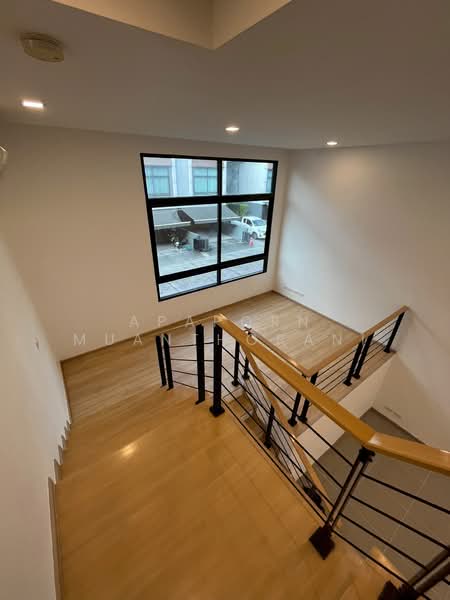 ðĄāļāđāļēāļāļŦāļĢāļđāļāļĢāđāļāļĄāļāļĒāļđāđ Arden āļāļąāļāļāļēāļāļēāļĢ Townhome āđāļāļĩāļĒāļāļŠāļāļāđāļāļāļĨāļēāļāđāļĄāļ·āļāļ 10 āļāļēāļāļĩ āļāļķāļāļāļāļāļŦāļĨāđāļ, āļāļĢāļļāļāđāļāļ, āļŠāļ§āļāļŦāļĨāļ§āļ, āļŠāļ§āļāļŦāļĨāļ§āļ, āļāļĢāļļāļāđāļāļ, 185 āļāļĢ.āļĄ., āļāļēāļ§āļāđāđāļŪāđāļēāļŠāđ āļāļēāļĒ, āđāļāļĒ Apaporn Muanthorani, 500210070 - DDproperty.com