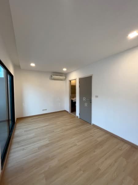 For Sale - 🏡บ้านหรูพร้อมอยู่ Arden พัฒนาการ Townhome เงียบสงบใจกลางเมือง 10 นาที ถึงทองหล่อ, Bangkok