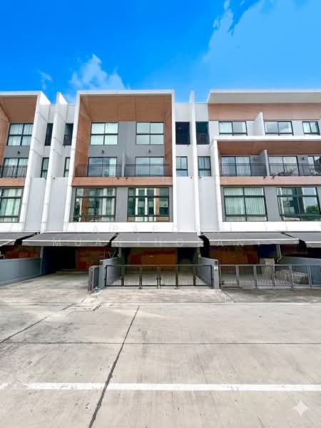 For Sale - 🏡บ้านหรูพร้อมอยู่ Arden พัฒนาการ Townhome เงียบสงบใจกลางเมือง 10 นาที ถึงทองหล่อ, Bangkok
