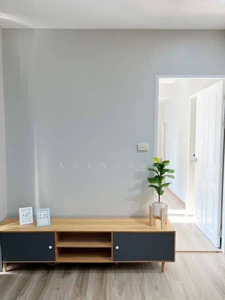 Lumpini Place Water Cliff, Bangkok, Soi Sathu Pradit 19 Yeak 10, Chong Nonsi, Yan Nawa, Bangkok, 1 Bedroom, 32 sqm, Condo For Sale, by Agentbkk, 500210081 - DDproperty.com