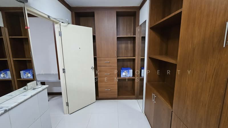 ให้เช่า - นิวเฮ้าส์ คอนโดมิเนียม, กรุงเทพ