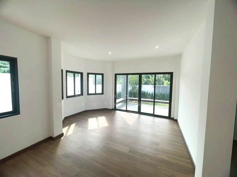 🔥 คุ้มจนต้องรีบจอง! บ้านเดี่ยวใหม่ ลาดพร้าว 117 ทำเลดี ราคาต่ำกว่าประเมิน เพียง 9.99 ล้านบาท!หรูหรา, Bangkok, Khlong Chan, Bang Kapi, Bangkok, 3 Bedrooms, 210 sqm, Single Detached House For Sale, by Apaporn Muanthorani, 500210184 - DDproperty.com