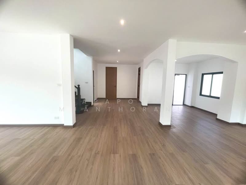 🔥 คุ้มจนต้องรีบจอง! บ้านเดี่ยวใหม่ ลาดพร้าว 117 ทำเลดี ราคาต่ำกว่าประเมิน เพียง 9.99 ล้านบาท!หรูหรา, Bangkok, Khlong Chan, Bang Kapi, Bangkok, 3 Bedrooms, 210 sqm, Single Detached House For Sale, by Apaporn Muanthorani, 500210184 - DDproperty.com