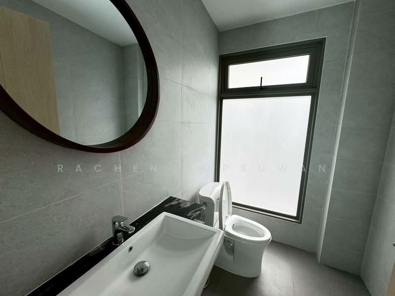 For Sale - Luxury 2-story detached house for sale in a gated community near Prince of Songkla University. 60 sq, Songkhla