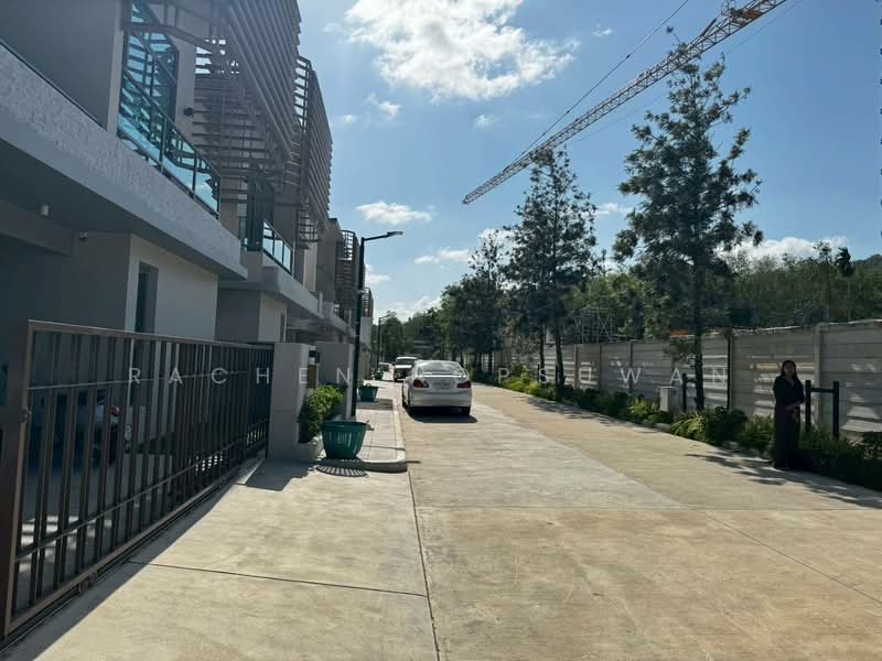 For Sale - Luxury 2-story detached house for sale in a gated community near Prince of Songkla University. 60 sq, Songkhla