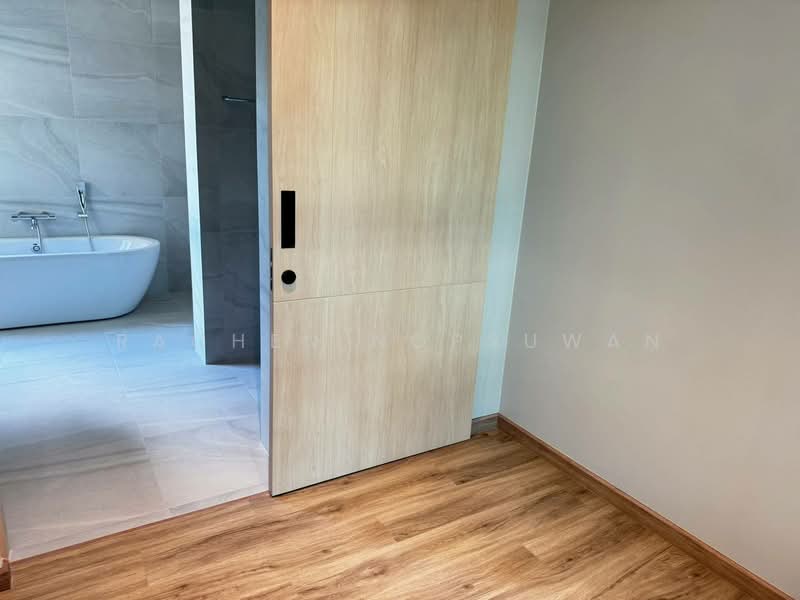 For Sale - Luxury 2-story detached house for sale in a gated community near Prince of Songkla University. 60 sq, Songkhla