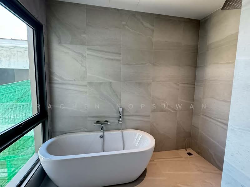 For Sale - Luxury 2-story detached house for sale in a gated community near Prince of Songkla University. 60 sq, Songkhla