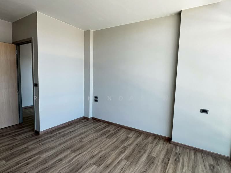 For Sale - Luxury 2-story detached house for sale in a gated community near Prince of Songkla University. 60 sq, Songkhla