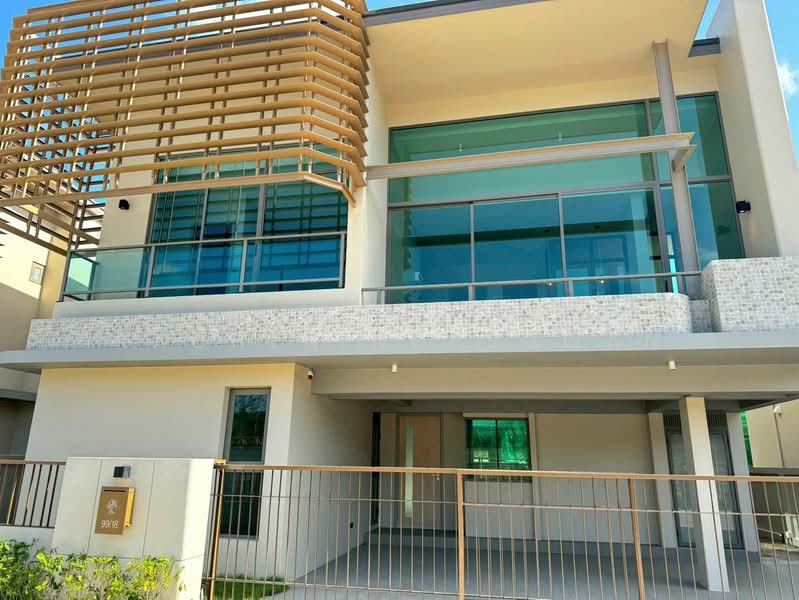 For Sale - Luxury 2-story detached house for sale in a gated community near Prince of Songkla University. 60 sq, Songkhla