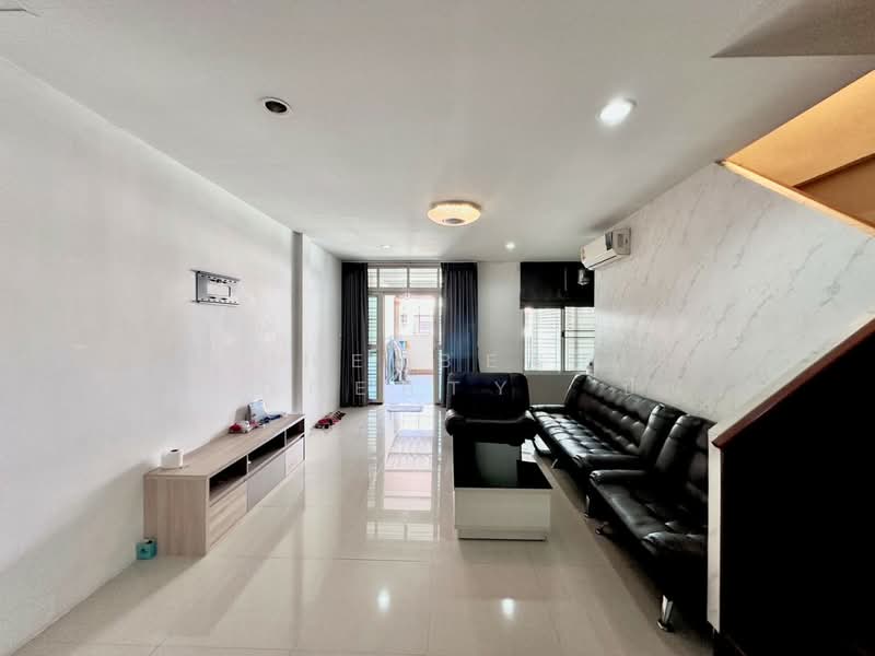 For Sale - ดาริน บายพาสชลบุรี-บ้านสวนซอย 11 ชลบุรี ( Darrin Bypass Chonburi-Baansuan11 ), Chon Buri (Pattaya)