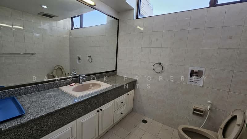 Ruamsuk Condominium, Bangkok, 12 Soi Athakravi, Khong Tan, Khlong Toei, Bangkok, 3 Bedrooms, 316 sqm, Condo For Rent, by BANGKOK PROPERTY AGENTS, 500210204 - DDproperty.com