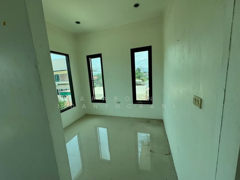 For Sale - ขายบ้านเดี่ยว นาสร้าง พร้อมที่ดินหน้าบ้านกว้างมาก, Nakhon Pathom