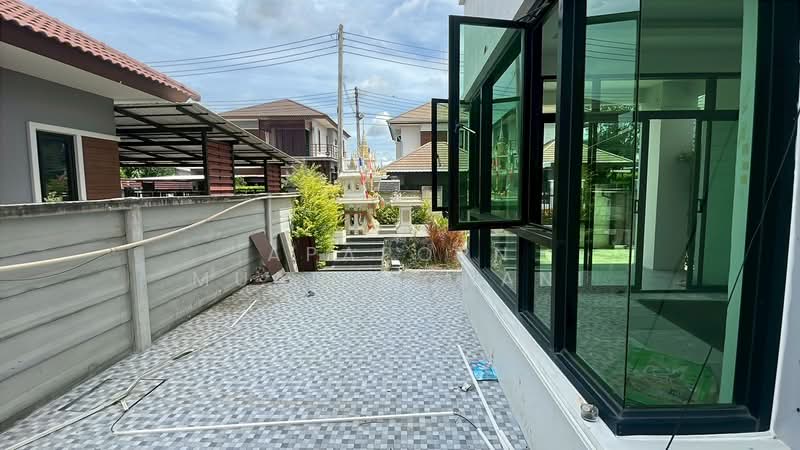 For Sale - ขายบ้านเดี่ยว นาสร้าง พร้อมที่ดินหน้าบ้านกว้างมาก, Nakhon Pathom