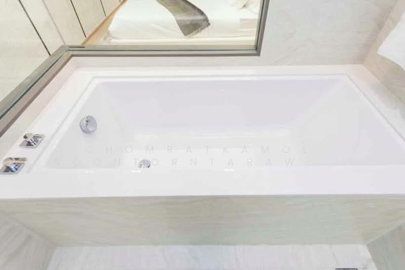 The Strand Thonglor, Bangkok, 36 Soi Sukhumvit 55, Khlong Tan Nua, Watthana, Bangkok, 2 Bedrooms, 76 sqm, Condo For Sale, by Chomratkamol Soontorntarawong (Gor), 500210259 - DDproperty.com