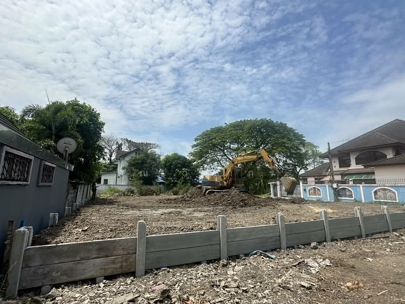 ขาย - ขายที่ดินเปล่า ถมเเล้ว ทำเลดี มีนบุรี ร่มเกล้า ซ.6 ใกล้แหล่งชุมชน เหมาะสำหรับลงทุน/อยู่อาศัย, กรุงเทพ