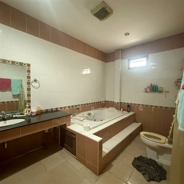 บ้านเดี่ยว 1 ชั้น 77 ตร.ว. หมู่บ้านตะวันรุ่ง ซอยลาดพร้าว64 (แยก4), Bangkok, ถนนลาดพร้าว, Wang Thonglang, Wang Thonglang, Bangkok, 3 Bedrooms, 200 sqm, Single Detached House For Sale, by คุณ วนิดา แสนทวีสุข (นิ), 500210380 - DDproperty.com